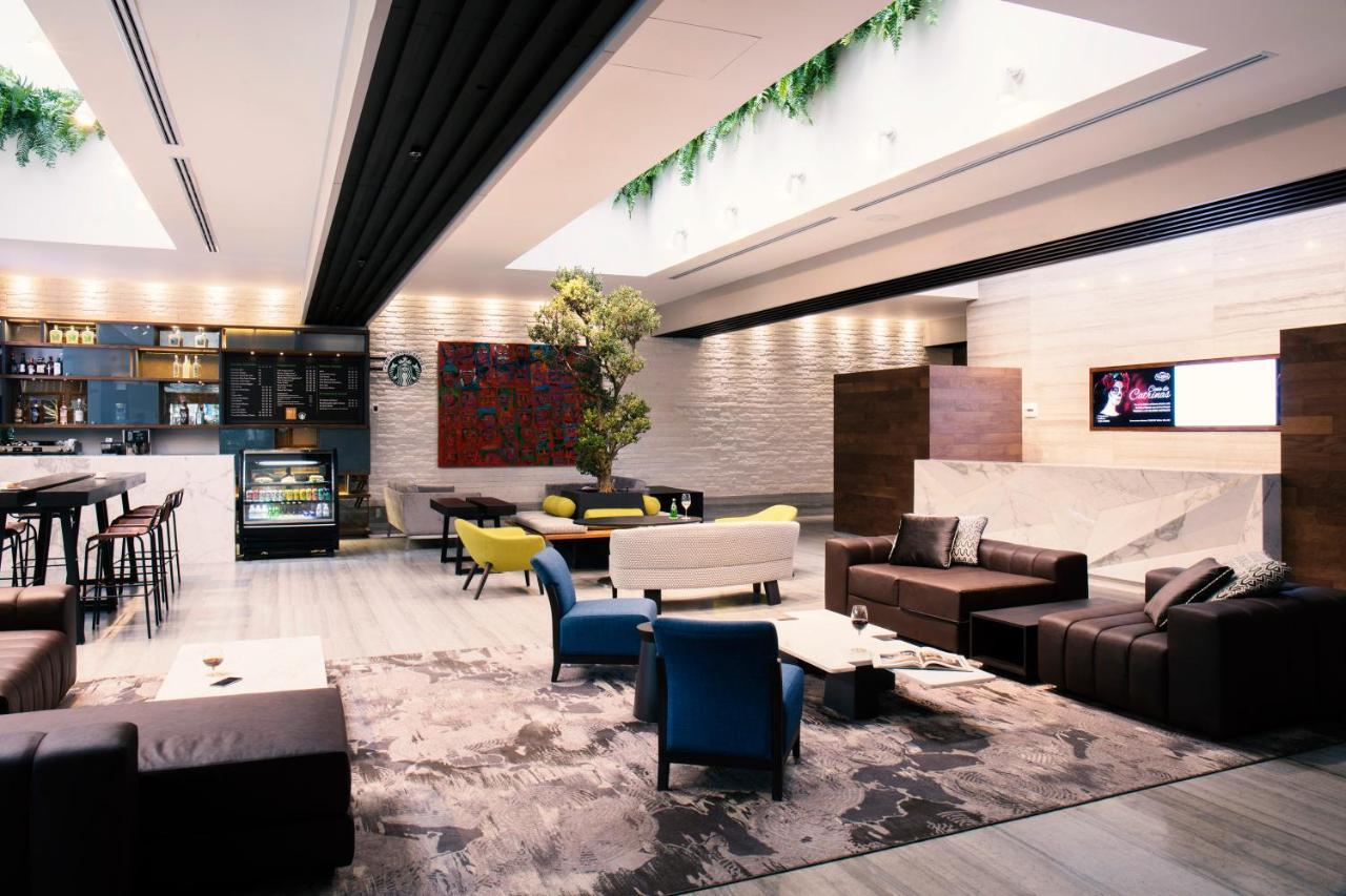 Krystal Grand Suites Insurgentes Mexico By Eksteriør billede The lounge at the airport