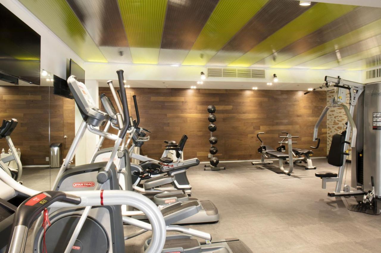 Krystal Grand Suites Insurgentes Mexico By Eksteriør billede The gym at the hotel