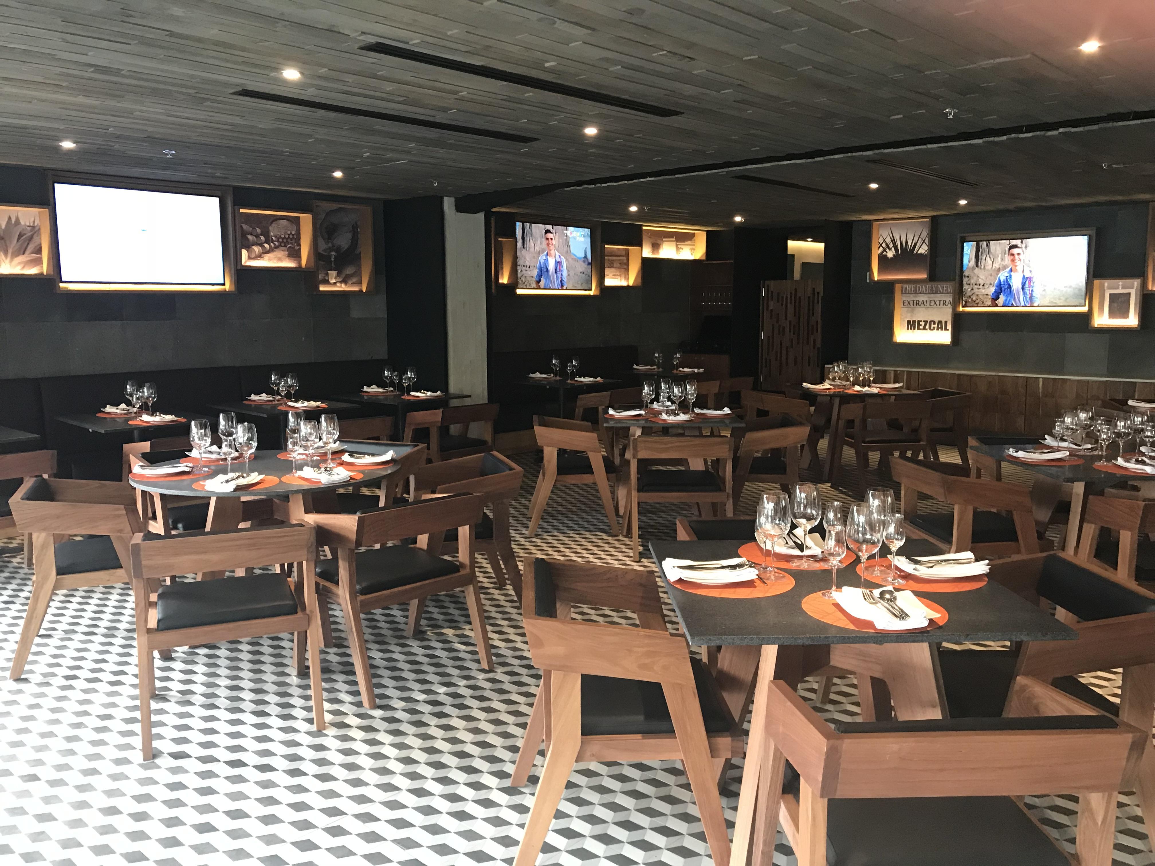 Krystal Grand Suites Insurgentes Mexico By Eksteriør billede Interior of the restaurant