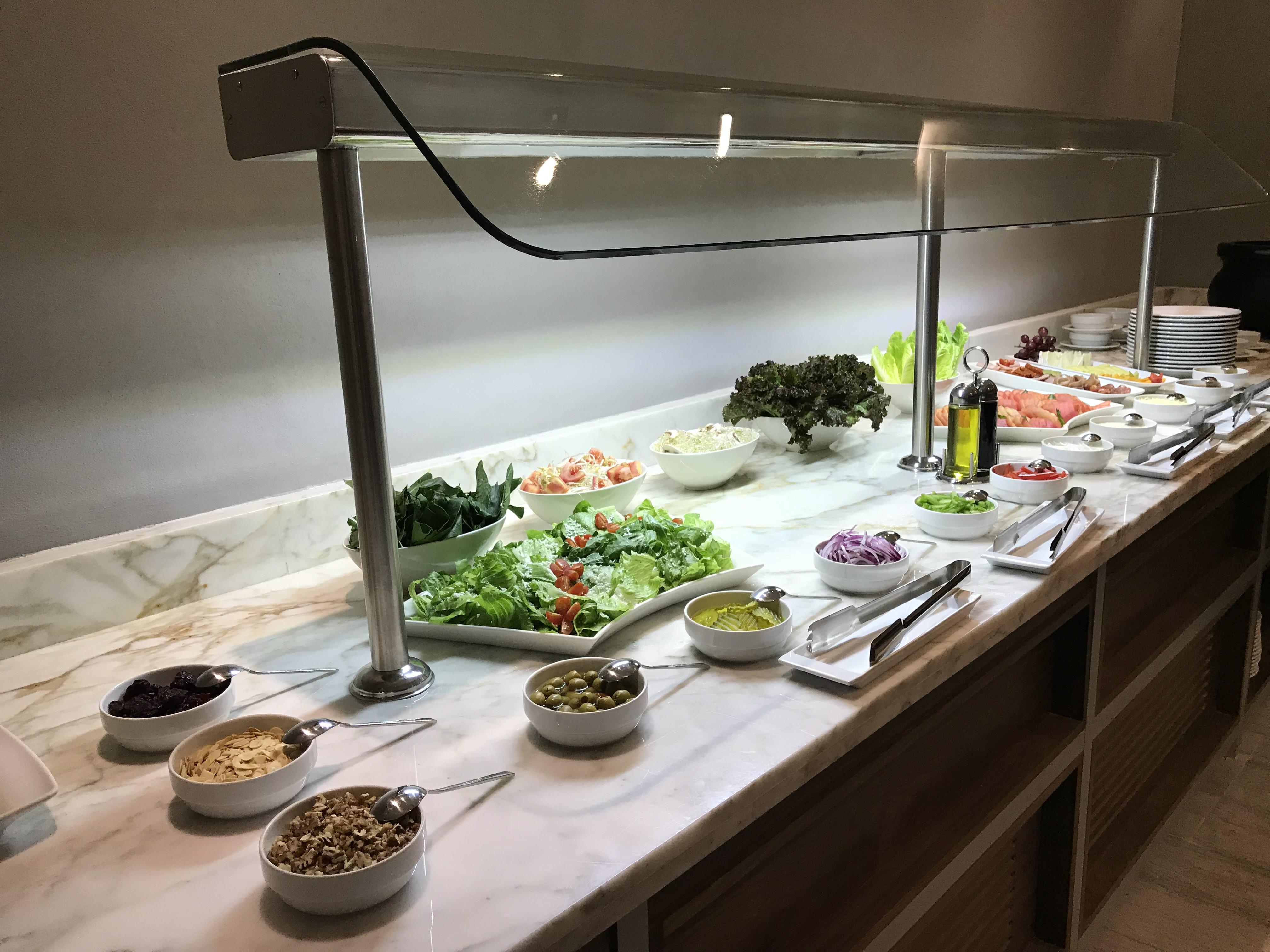 Krystal Grand Suites Insurgentes Mexico By Eksteriør billede A salad bar